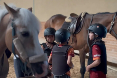 Muğla’da çocuklar doğayla ve atlarla buluşuyor